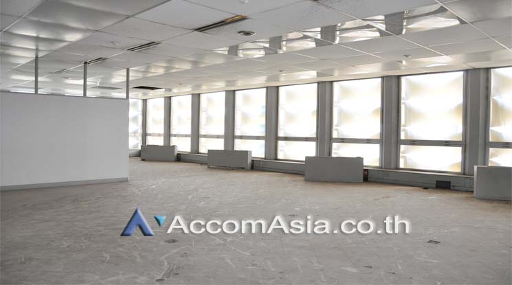  1  Office Space For Rent in Silom ,Bangkok MRT Lumphini at Sri Fueng Fung Building AA11165